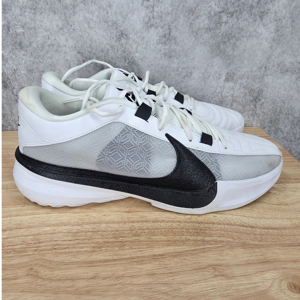 Nike Zoom Freak 5 TB Basketball Shoes Mens 12 White Black Sneakers DZ2946-100